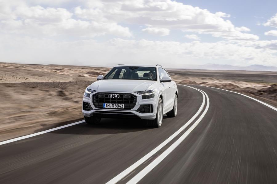  Audi Q8 55 TFSI Quattro 2018 года  (WW) (фото 9 из 42)